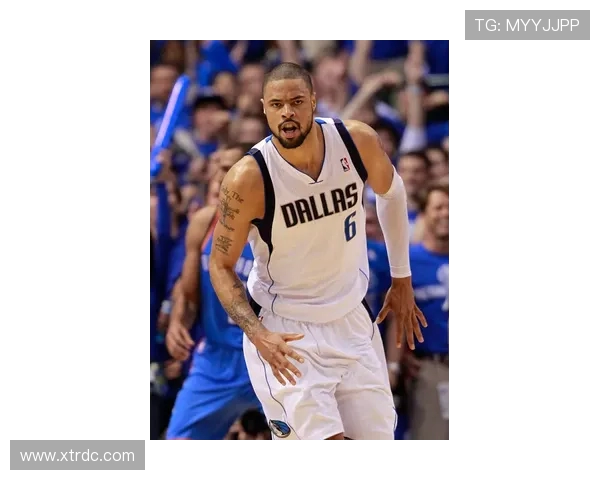 小牛队与雷霆队季后赛第四场激战回顾与精彩瞬间分析